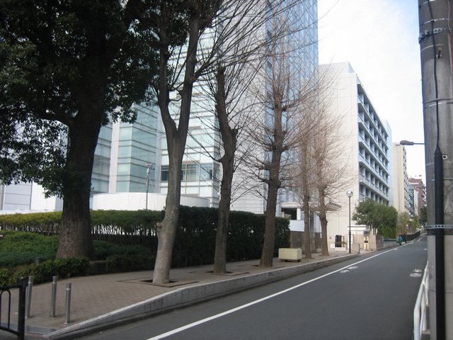 富士見坂側の門（法政大学市ケ谷キャンパス）