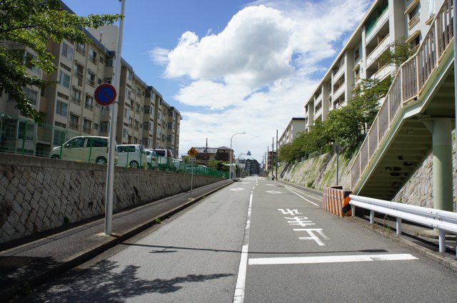 鶴甲東歩道橋付近（神戸大学鶴甲第２キャンパス）