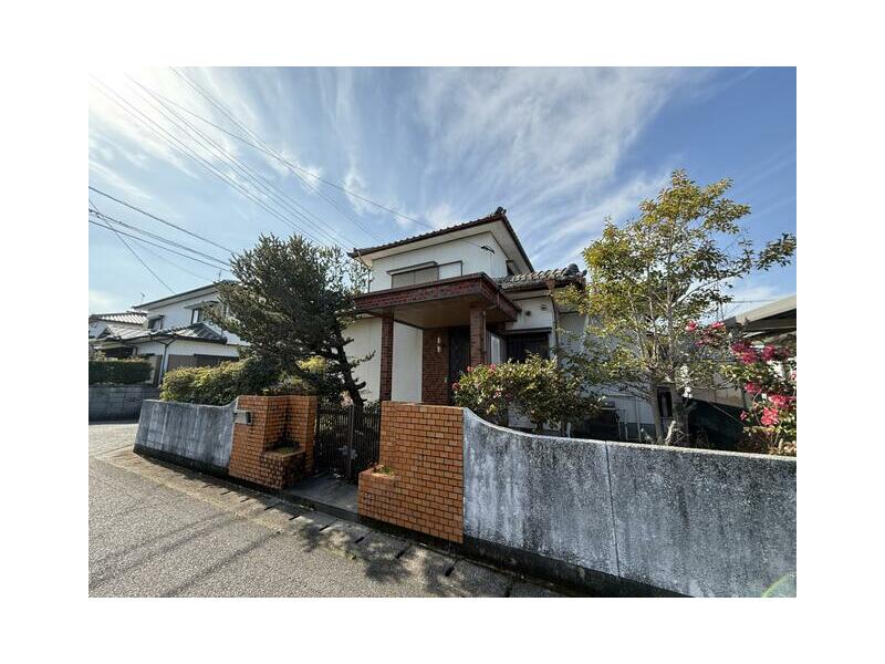 Built in July 2004 (21 years and 8 months old)