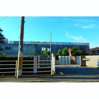 姫路市立広畑中学校 距離:1,821m