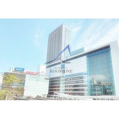 横浜駅 距離：1,873m