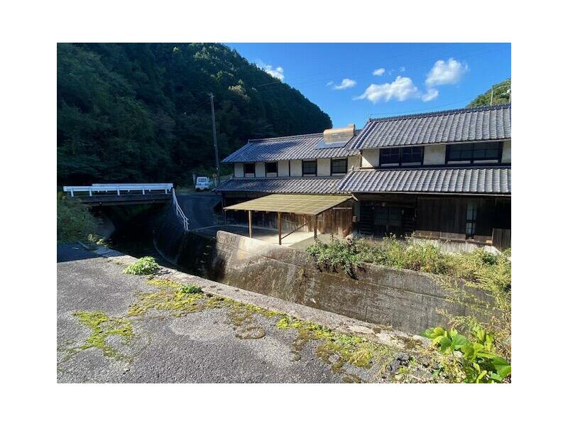 2F 5DK (Kikuma Sta.), Kuzutani, Tamagawa-cho, Imabari-shi, Hyogo

800,000 yen