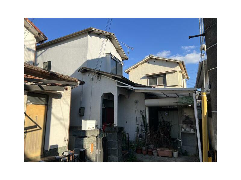 Wakayama-shi, Wakayama (Higashimatsue Sta.) 2F 4DK

1.8 million yen