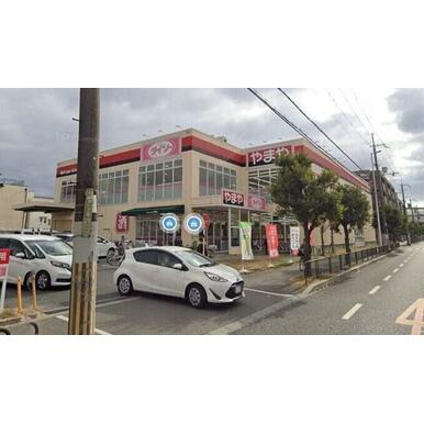 やまや小曽根店 距離：261m