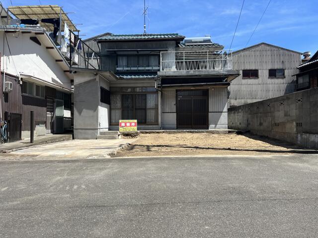 Takamatsu, Kagawa property