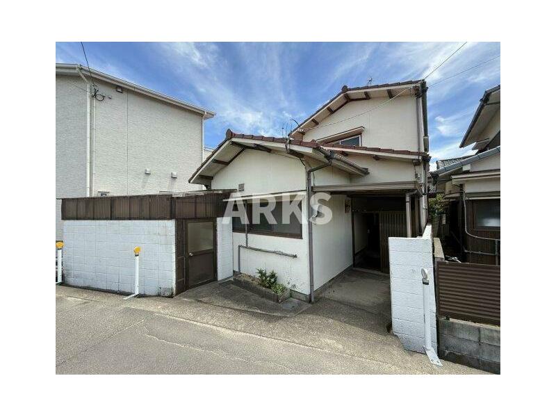 Takamatsu-cho, Takamatsu-shi, Takamatsu (Yashima Sta.) 2F 4DK

1,980,000 yen