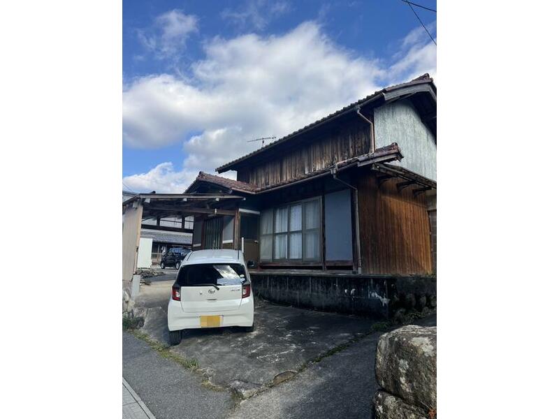 2F 6DK in Kozuhatacho, Higashiomi-shi, Kanagawa

900,000 yen