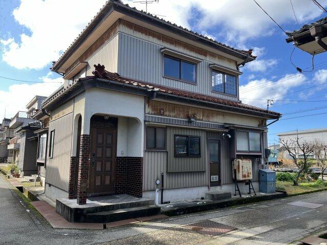 Cheap house for sale in Nyuzen, Toyama