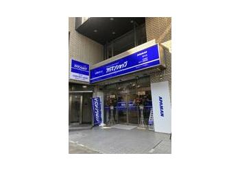 外観・青い看板が目印です。