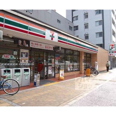 セブンイレブン烏丸五条店 距離：75m
