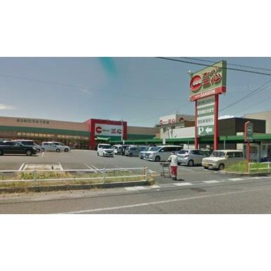 三心 那加店 距離：1,703m