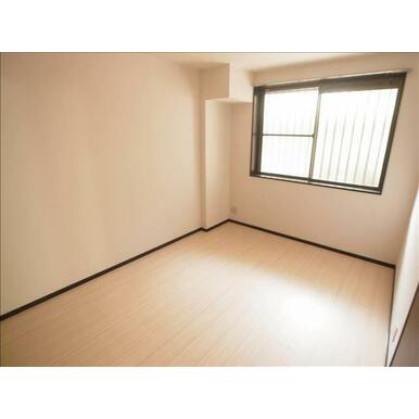 写真は別部屋になります。