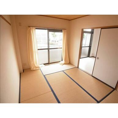 写真は別部屋になります。