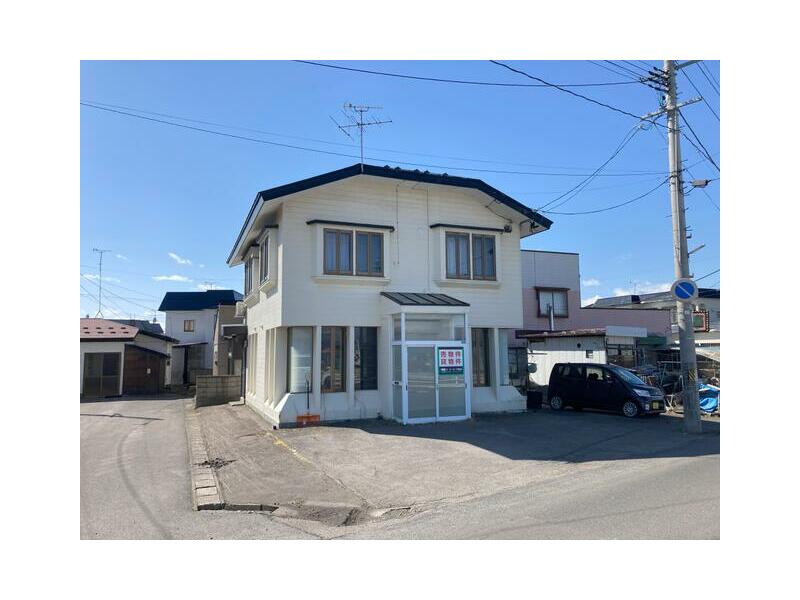 September 1976 (49 years and 6 months old)