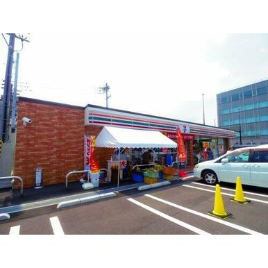 セブンイレブン 静岡大坪町店 距離：155m