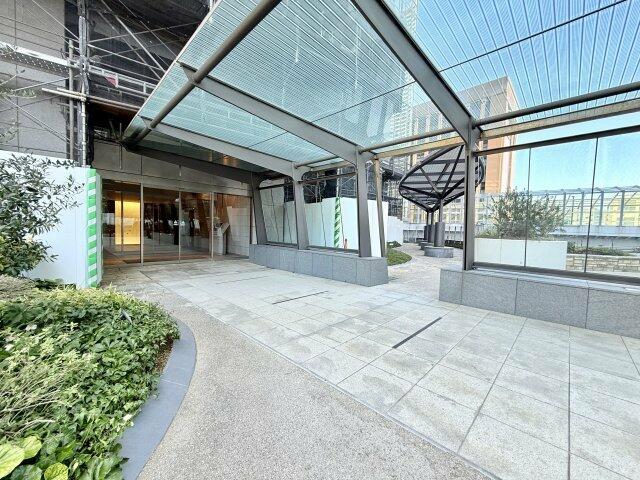 エキュート品川 水の広場 休憩場所（休憩スペース） | MEQQE（め
