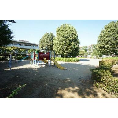 谷口北公園まで徒歩1分(70m)