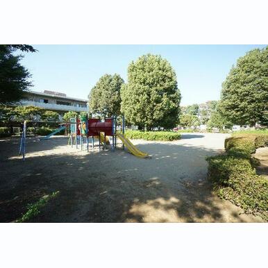 谷口北公園まで徒歩1分(70m)