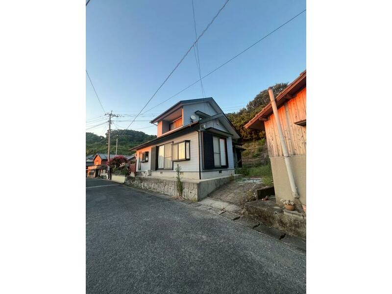 Bungotakada-shi, Tokyo 2F 6DK

4,000,000 yen