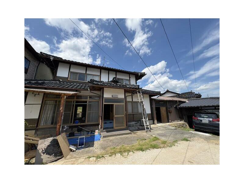 JR Hokuriku Line "Nagahama" station 16700m walk
