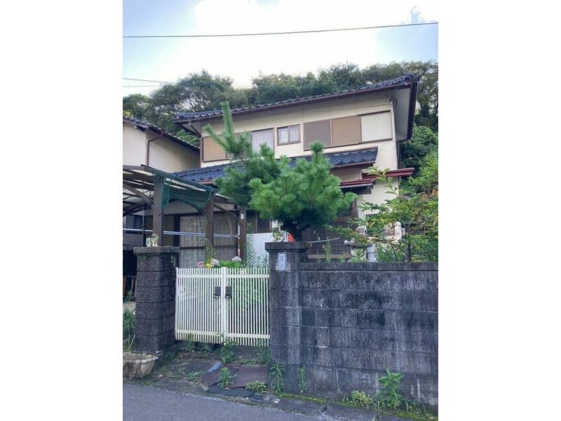 Tsukumi-shi, Tsukumi-shi (Tsukumi station) 2F 5DK

4,000,000 yen