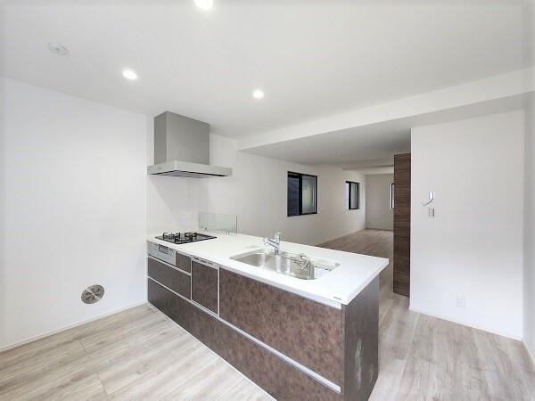 アットホーム 横浜市神奈川区 三ツ沢上町 三ツ沢上町駅 3階建 ３ｓｌｄｋ 横浜市神奈川区の新築一戸建て 提供元 住友不動産販売 株 二俣川営業センター 一軒家 家の購入