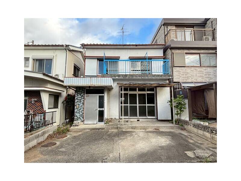 Kasugai City, Momoyama-cho (Komakihara Station) 2-story building 6DK