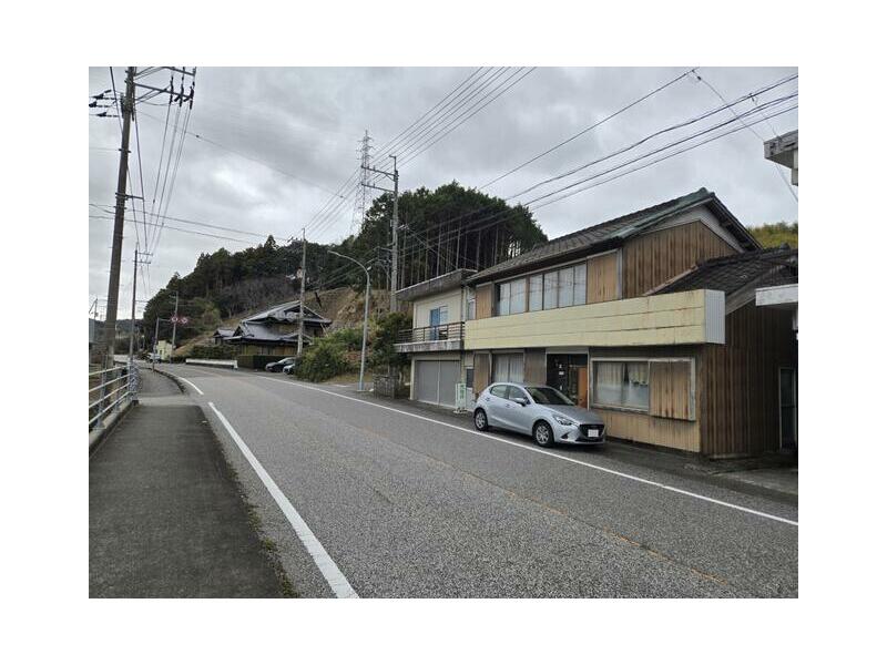 Anan-shi, Anan Kuwanocho Miyanomori (Kuwano station) 2F 6DK

2,000,000 yen