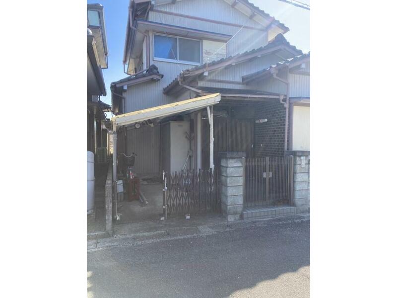 Komatsushima-shi, Komatsushima (Awa Akaishi Sta.) 2F 5DK

500,000 yen