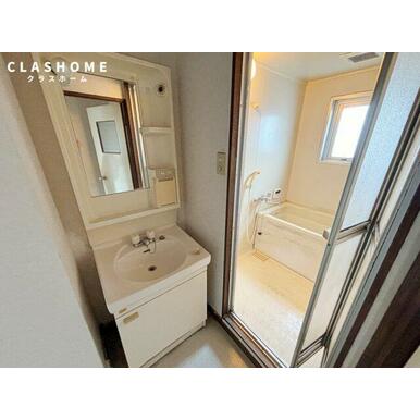 同物件の別部屋になります。