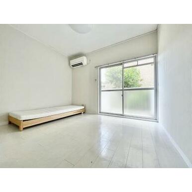 明るいお部屋です