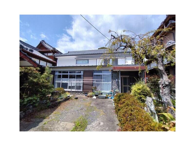 2F 6DK in Yonemizu Oaza Uradaiura, Saeki City

4,000,000 yen