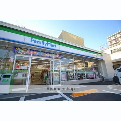 ファミリーマート 距離:416m