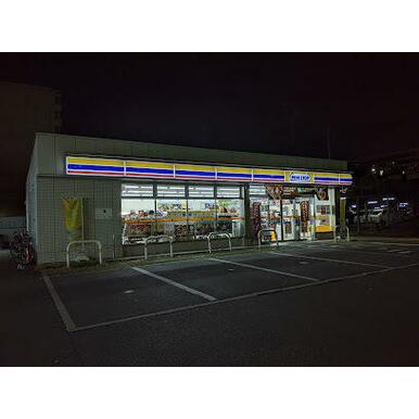 ミニストップ江東千石店 距離：523m