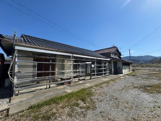 Cheap house for sale in Maibara, Shiga
