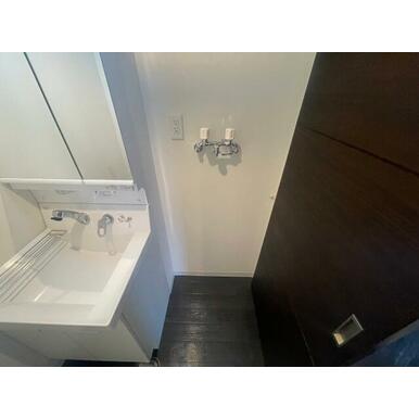 洗濯機はこちらの専用スペースに置けます！