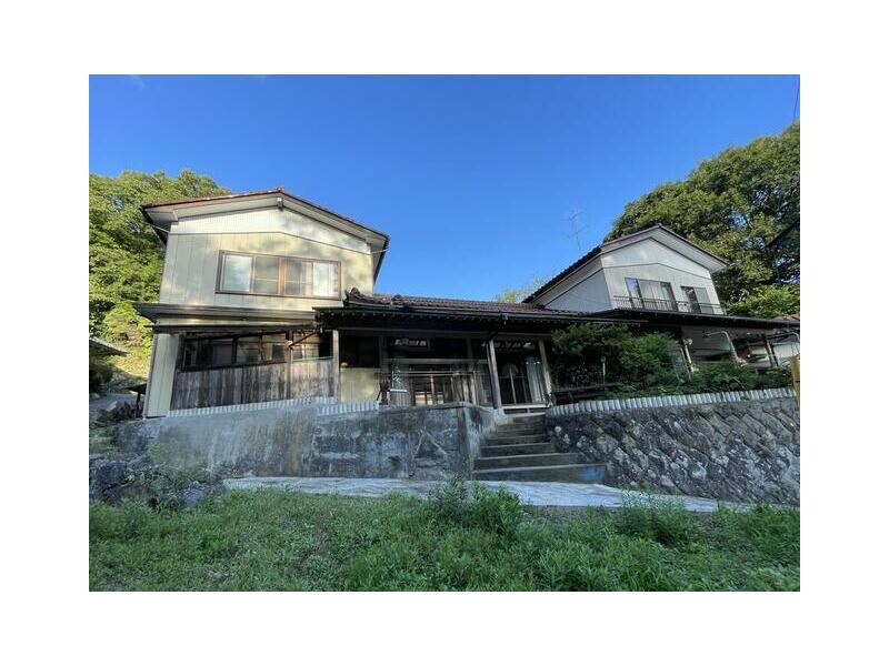 Kesennuma-shi, Isogusa 2F 15DK

3,500,000 yen