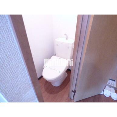 ウオシュレット付きのトイレです