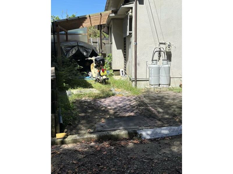 Matsuyama-shi, Matsuyama Takahama-cho 1-chome (Takahama station) 2F 3LDK

3.8 million yen