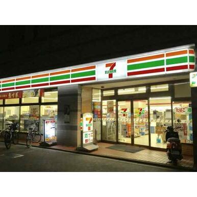 セブン-イレブン厚木中町店 距離:236m