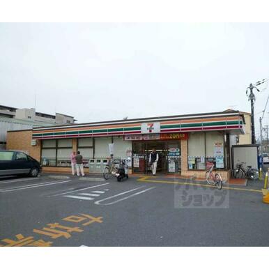 セブンイレブン唐橋芦辺町店 距離:300m