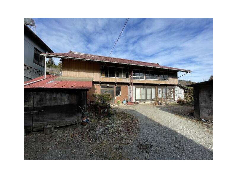 Agatsuma District, Nakanojo Town, Oaza Yamada (Gunma Haramachi Station) Two-story building 7DK