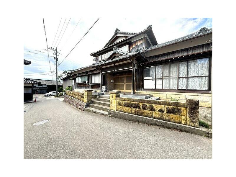 2F, 10DK in Kawadacho, Komatsu-shi, Komatsu

2.5 million yen