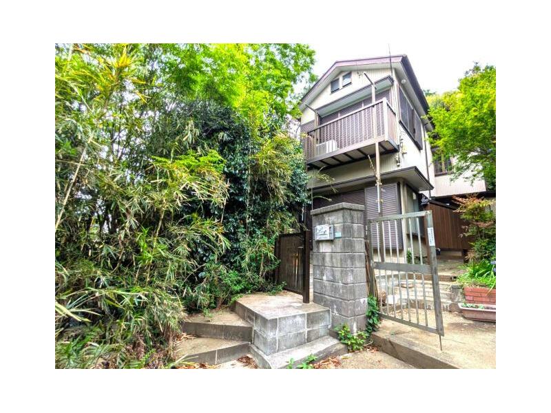 3-chome, Kimigo-cho, Yokosuka-shi, Kanagawa (Kinugasa Sta.) 2F 5DK

6,300,000 yen