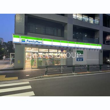 ファミリーマート 中央明石町店 距離:187m