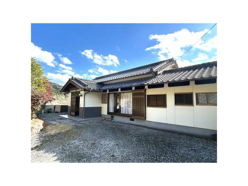 5DK single-story house in Minamikawaguchi, Shimanto Town, Takaoka District
