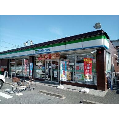 ファミリーマート 距離：500m