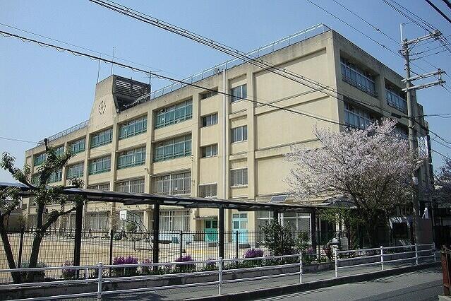 アットホーム】八尾市 萱振町4丁目 (近鉄八尾駅 ) 2階建 アットホーム】八尾市 萱振町4丁目 (近鉄八尾駅 ) 2階建