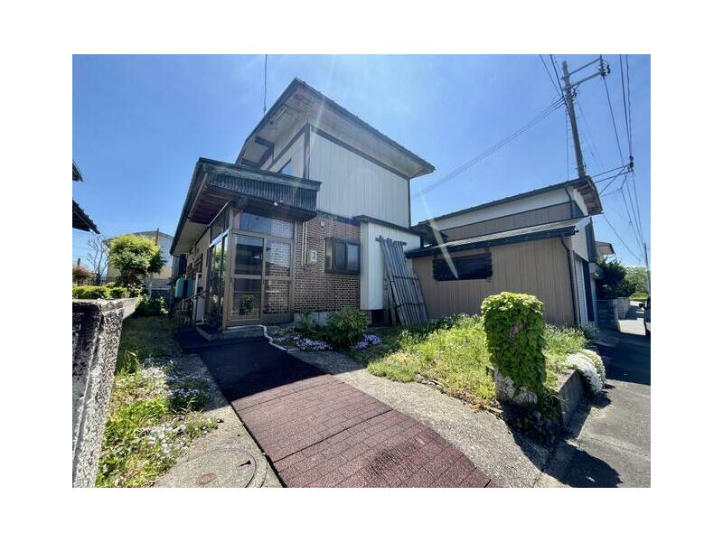 Higashiokitama District, Takahata Town, Oaza Nukanome (Takahata Station) 2-story 5DK