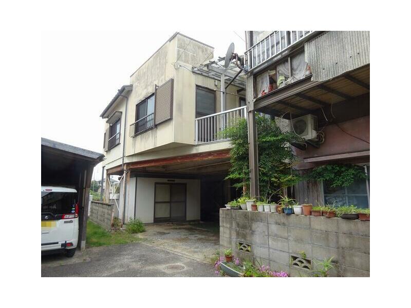 2-chome, Kawanamachi, Imabari-city (Imabari station) 2F 5LDK

5,000,000 yen